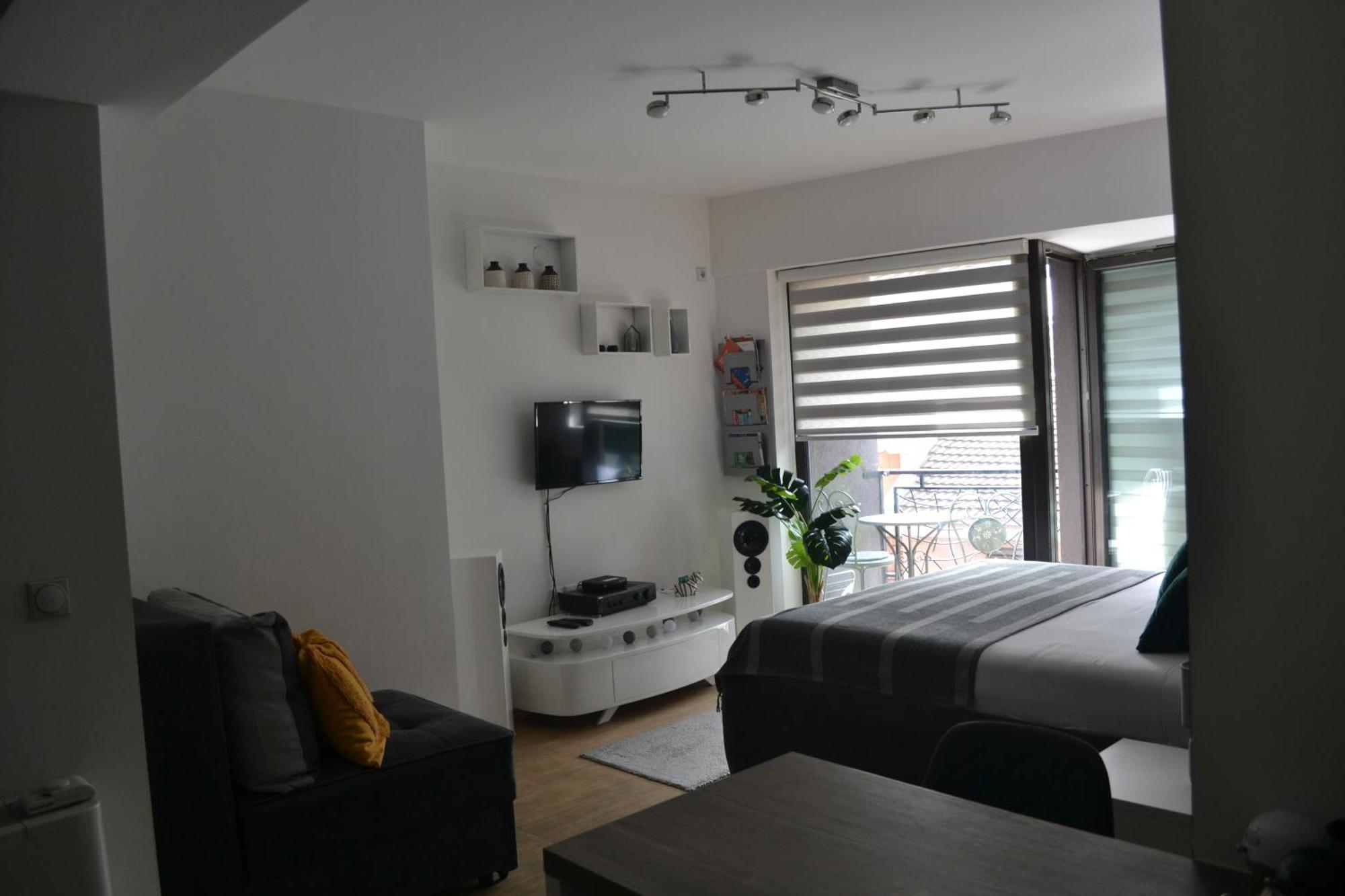 Urban Apartment Ni Екстериор снимка