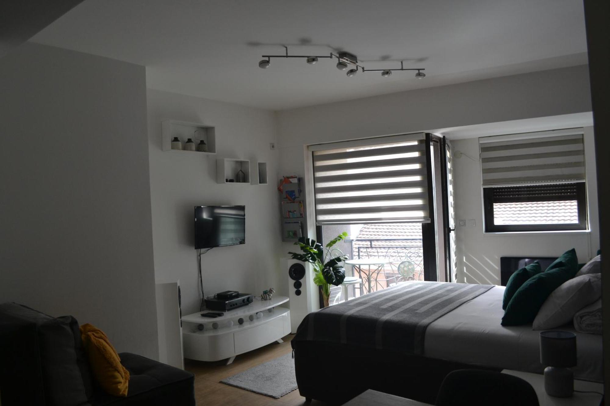 Urban Apartment Ni Екстериор снимка